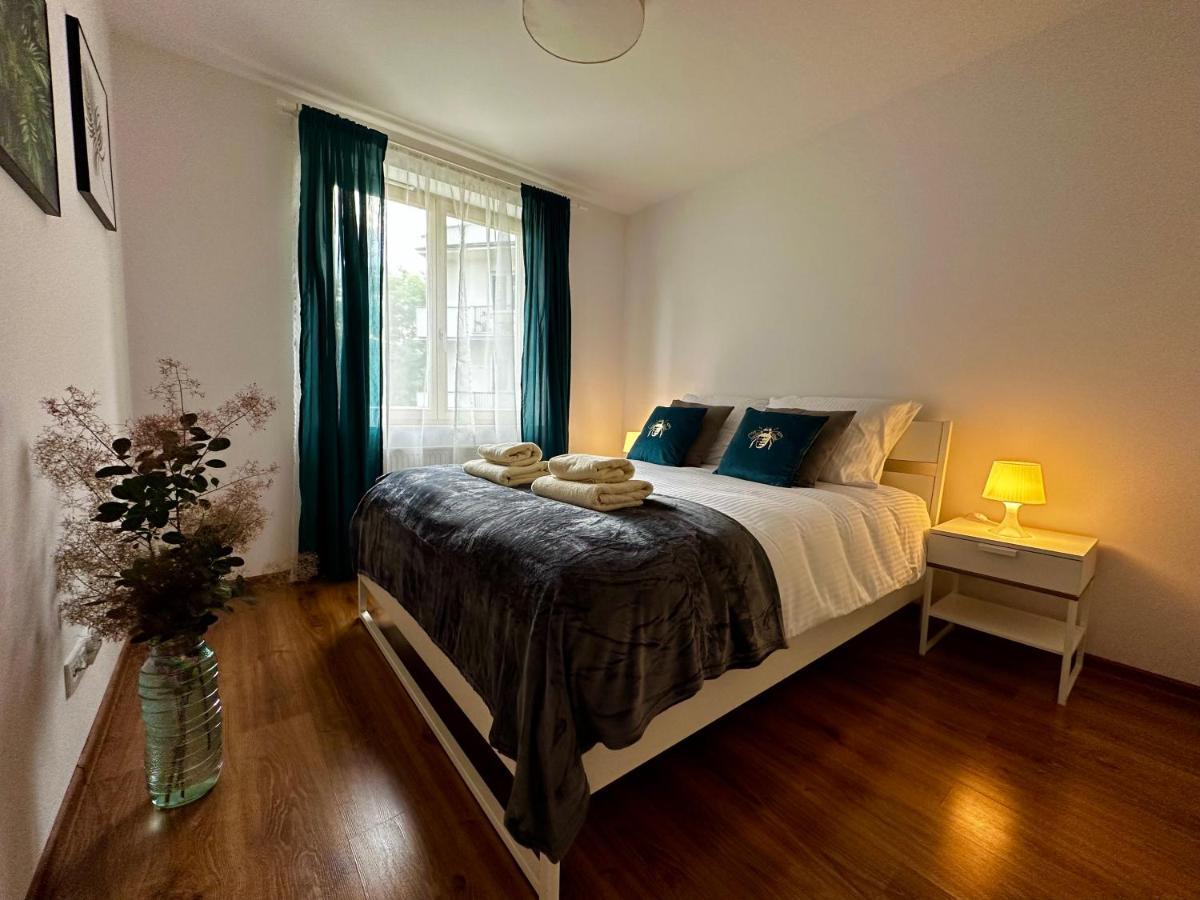 Tresor Pulaskiego Apartments Краков Экстерьер фото